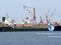 Nafta-/keemialaev müügiks