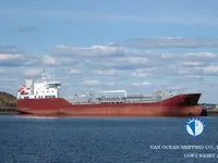 Nafta-/keemialaev müügiks