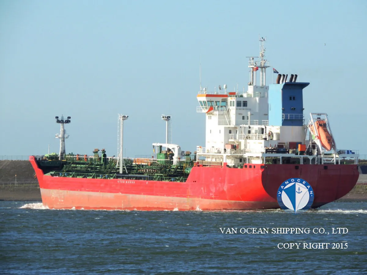 Nafta-/keemialaev müügiks