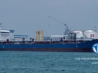 Nafta-/keemialaev müügiks