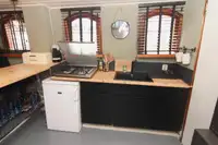 Ujuv hotell müügiks