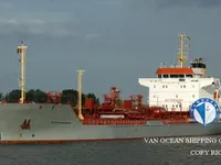 Nafta-/keemialaev müügiks
