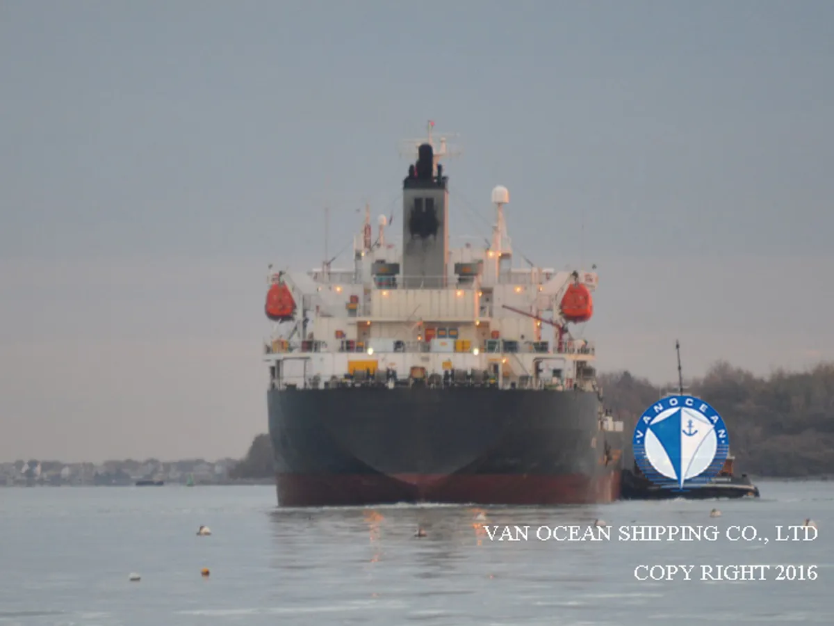 Nafta-/keemialaev müügiks