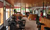 Ujuv hotell müügiks