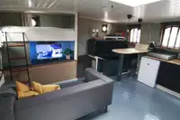 Ujuv hotell müügiks