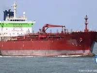 Nafta-/keemialaev müügiks