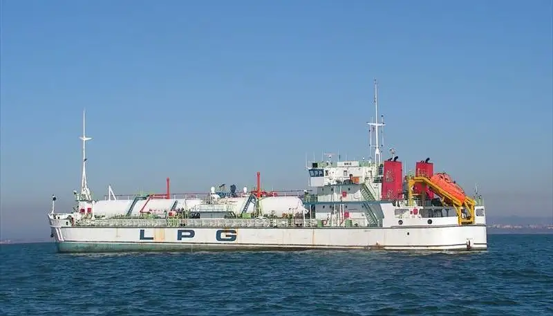 LNG vedav laev müügiks
