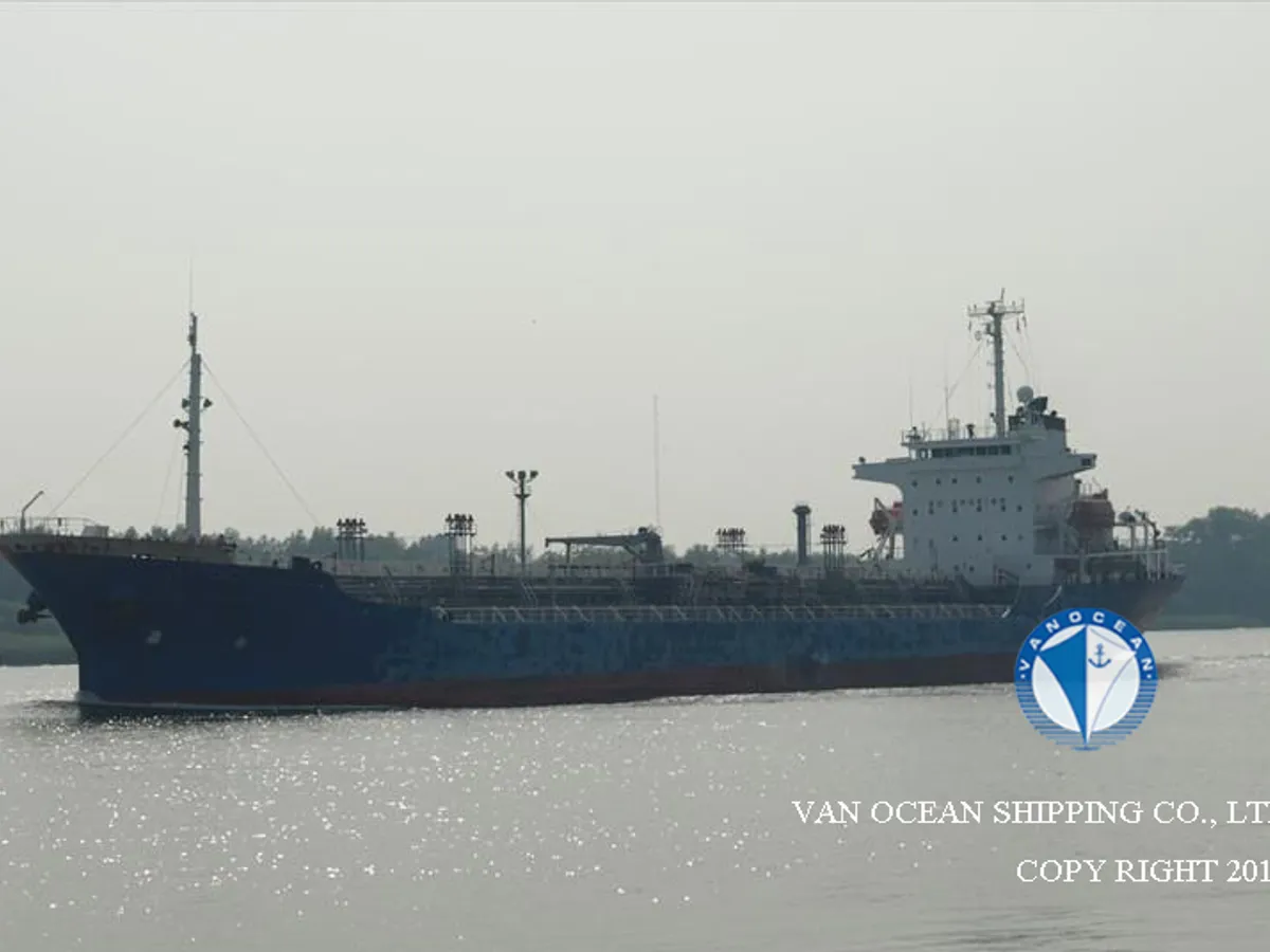 Nafta-/keemialaev müügiks