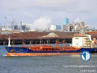 Nafta-/keemialaev müügiks