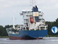 Nafta-/keemialaev müügiks