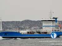 Nafta-/keemialaev müügiks