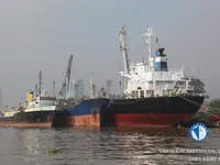 Nafta-/keemialaev müügiks