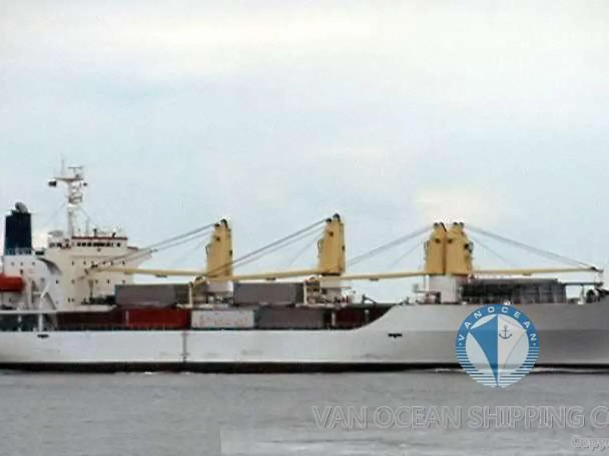Nafta-/keemialaev müügiks