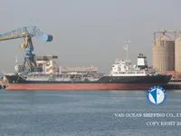 Nafta-/keemialaev müügiks