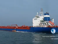 Nafta-/keemialaev müügiks