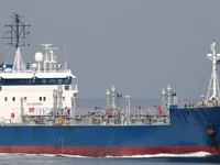 Nafta-/keemialaev müügiks