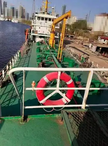 Nafta-/keemialaev müügiks