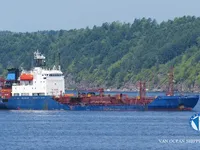 Nafta-/keemialaev müügiks