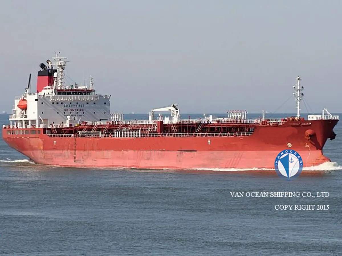 Nafta-/keemialaev müügiks