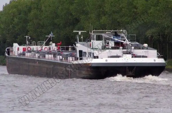 Oil/Chemical tanker for sale