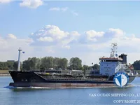 Nafta-/keemialaev müügiks