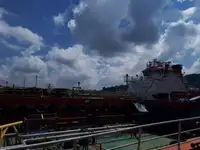 Nafta-/keemialaev müügiks