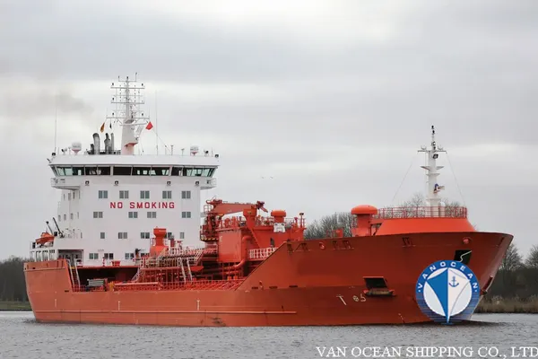 Oil/Chemical tanker for sale