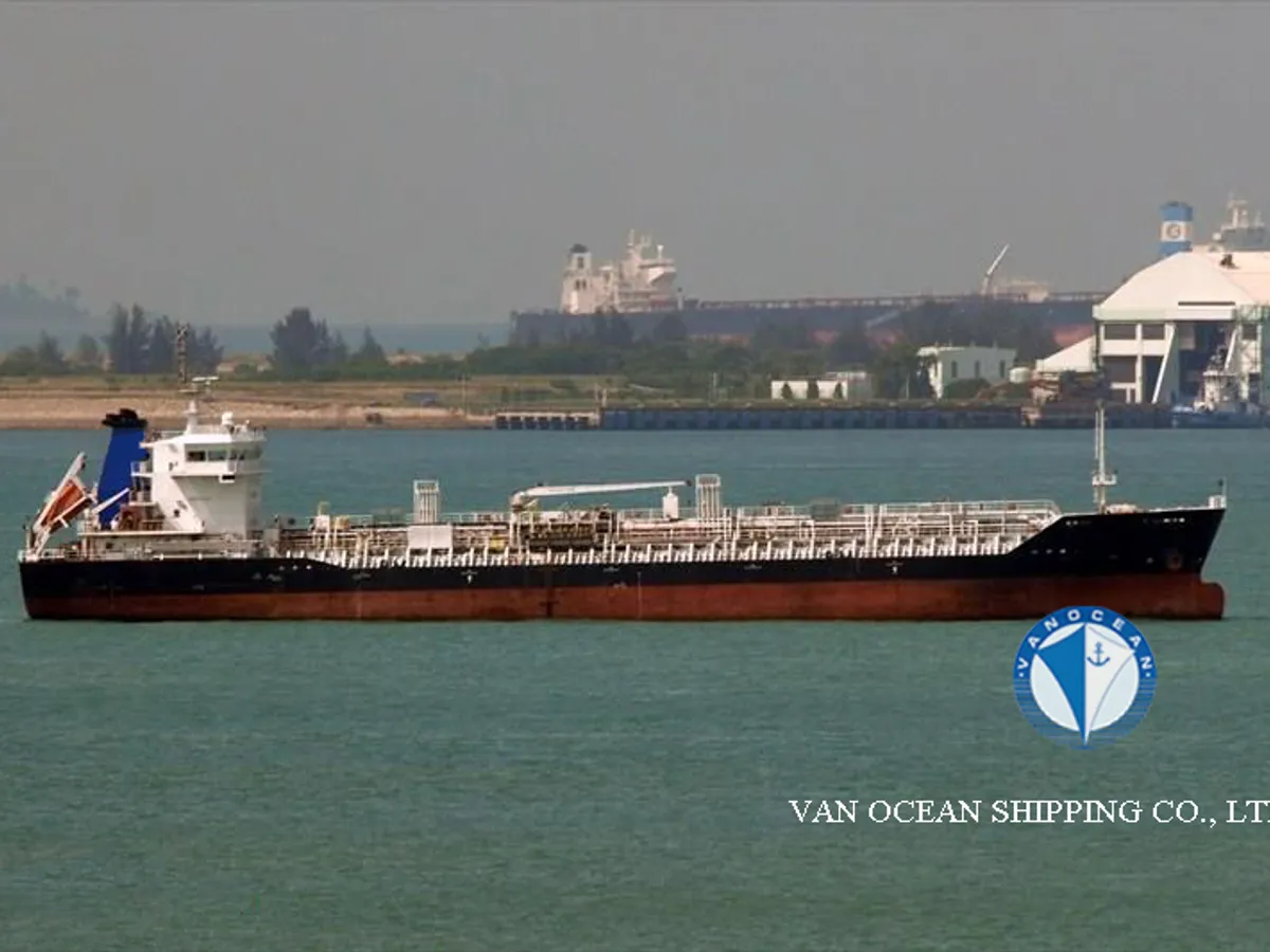 Nafta-/keemialaev müügiks