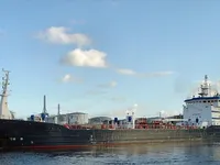 Nafta-/keemialaev müügiks