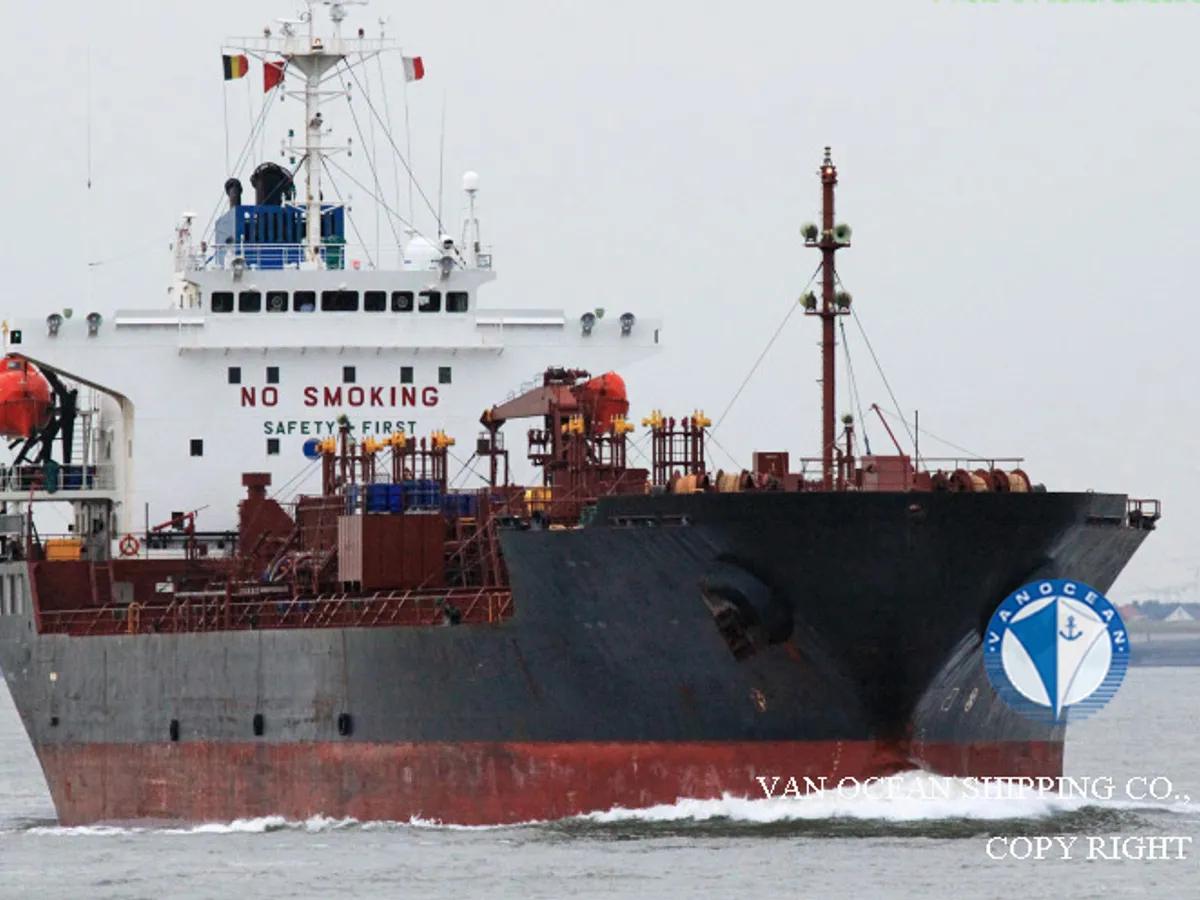 Nafta-/keemialaev müügiks