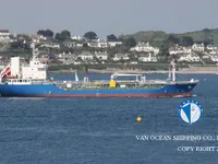 Nafta-/keemialaev müügiks