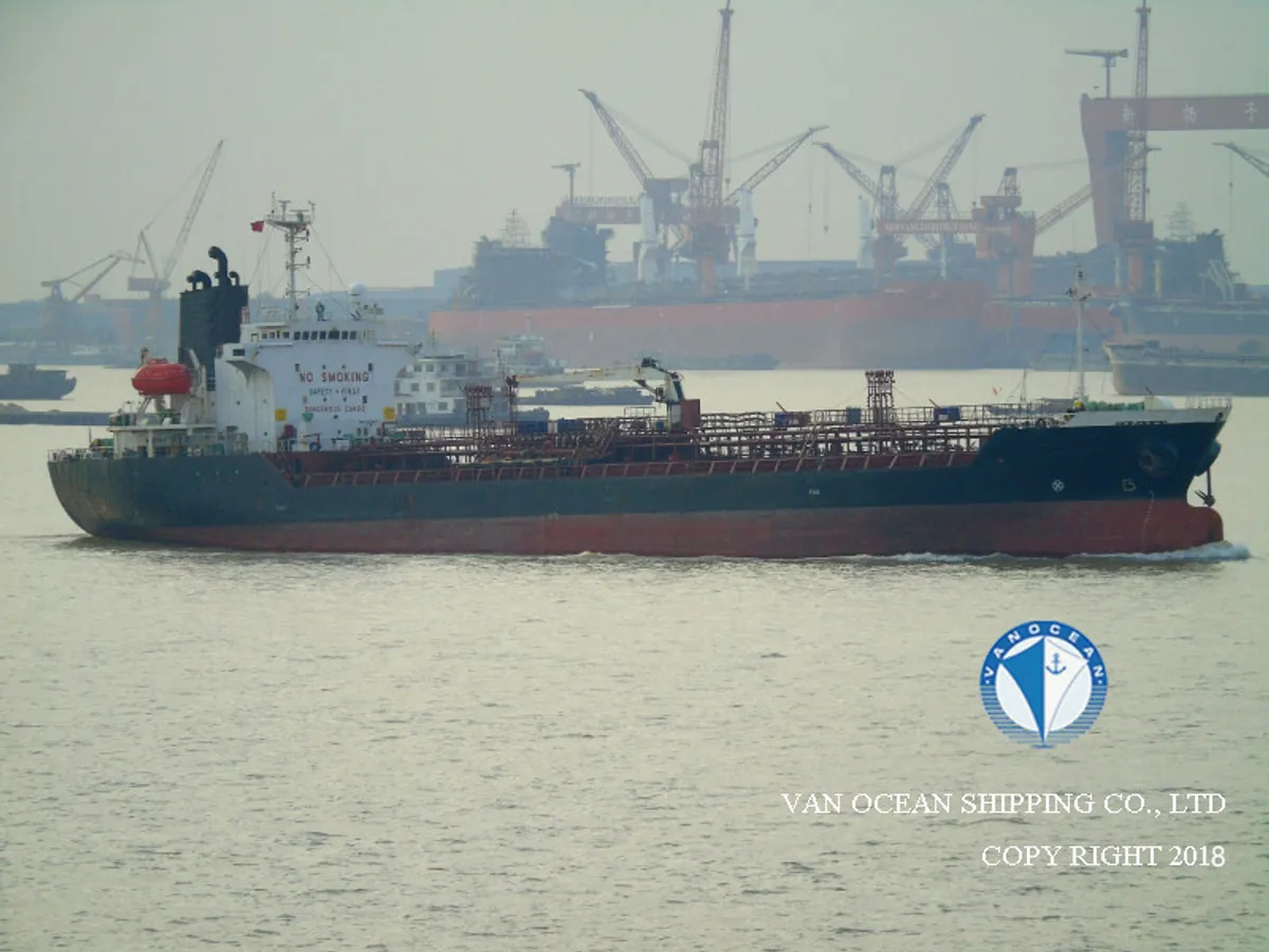 Nafta-/keemialaev müügiks