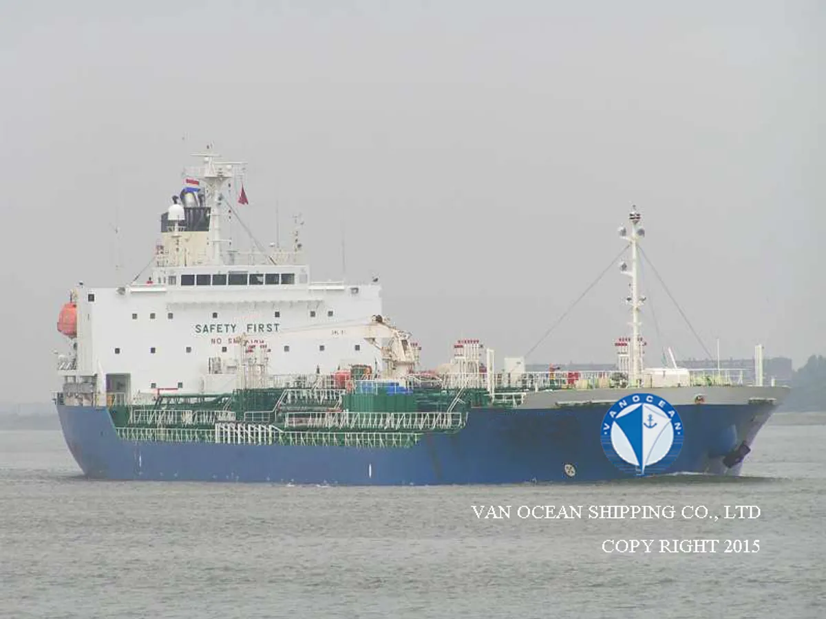 Nafta-/keemialaev müügiks