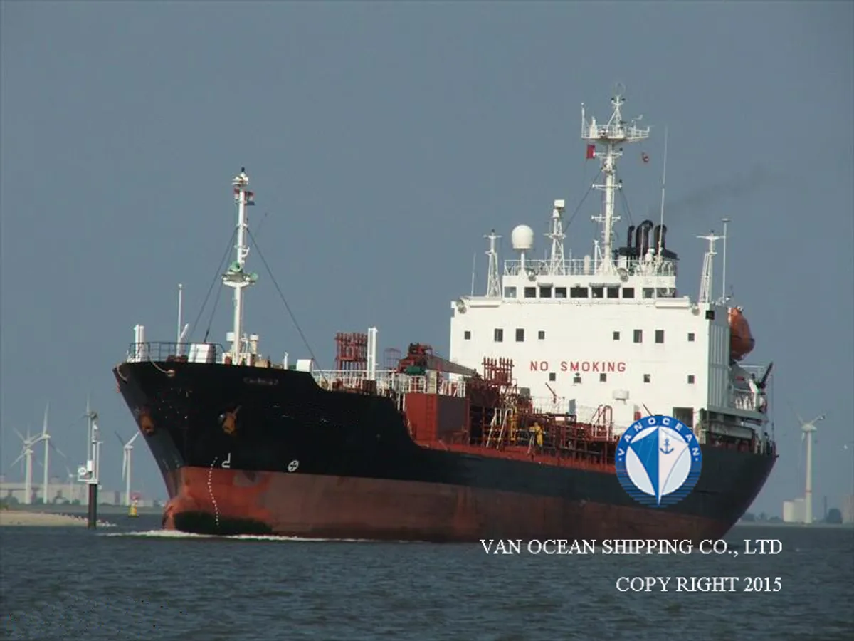Nafta-/keemialaev müügiks