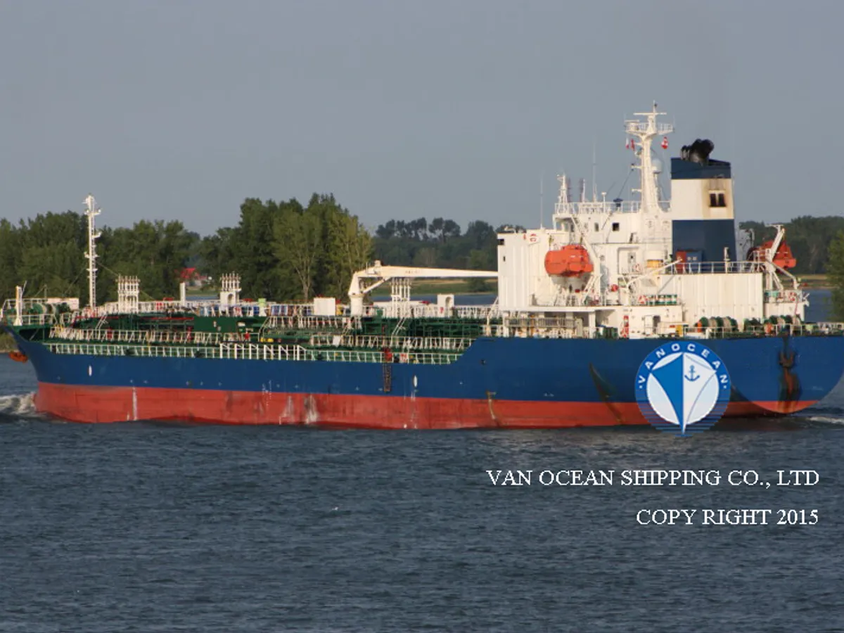 Nafta-/keemialaev müügiks