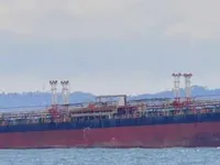 Nafta-/keemialaev müügiks
