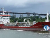 Nafta-/keemialaev müügiks