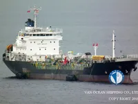 Nafta-/keemialaev müügiks