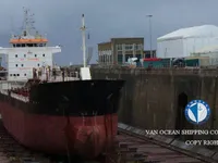 Nafta-/keemialaev müügiks