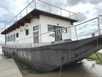 Elamispontoon müügiks