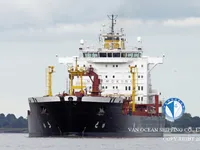 Nafta-/keemialaev müügiks