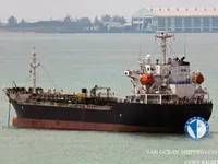 Nafta-/keemialaev müügiks