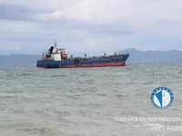 Nafta-/keemialaev müügiks