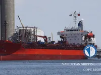 Nafta-/keemialaev müügiks