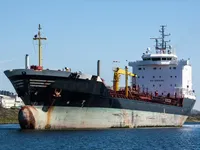 Nafta-/keemialaev müügiks