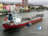 Nafta-/keemialaev müügiks