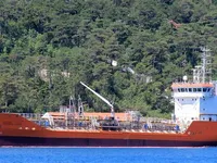 Nafta-/keemialaev müügiks