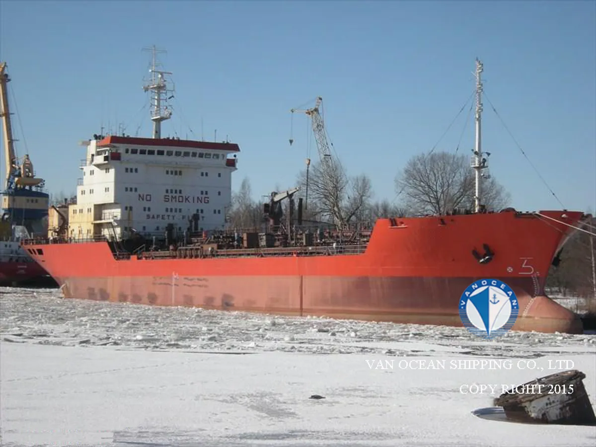 Nafta-/keemialaev müügiks