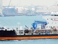 Nafta-/keemialaev müügiks