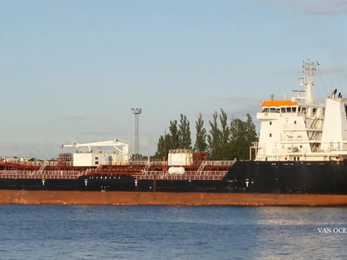 Nafta-/keemialaev müügiks